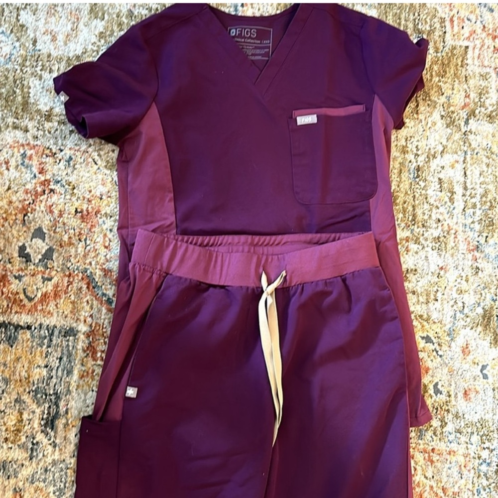 Figs scrubs